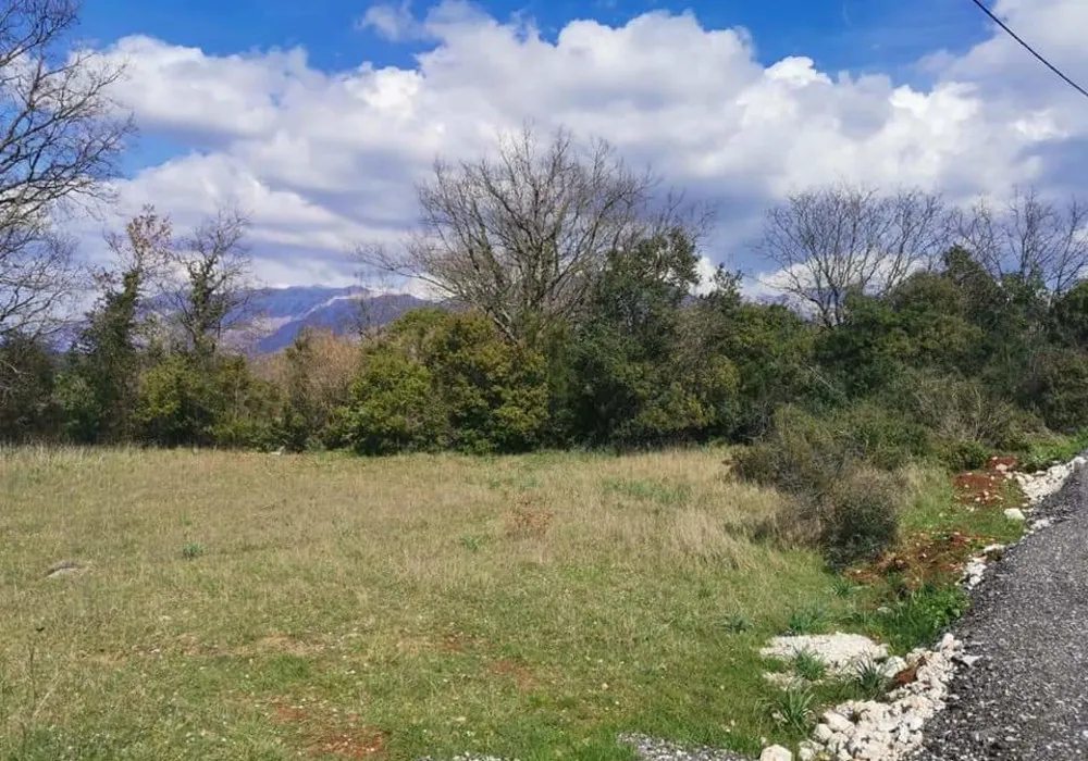 Land for sale for residential construction. Kotor. 