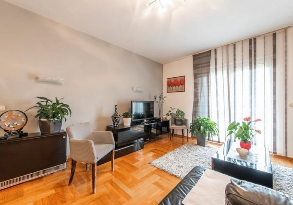 Stan na prodaju 2 собе, 106 m². Tivat. 