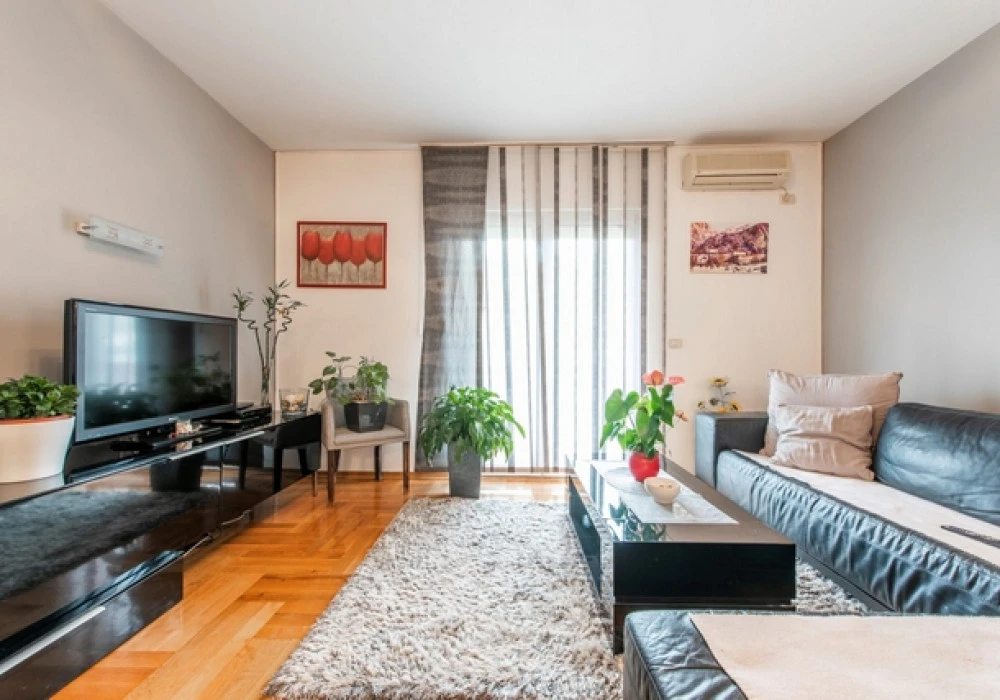 Stan na prodaju 2 собе, 106 m². Tivat. 