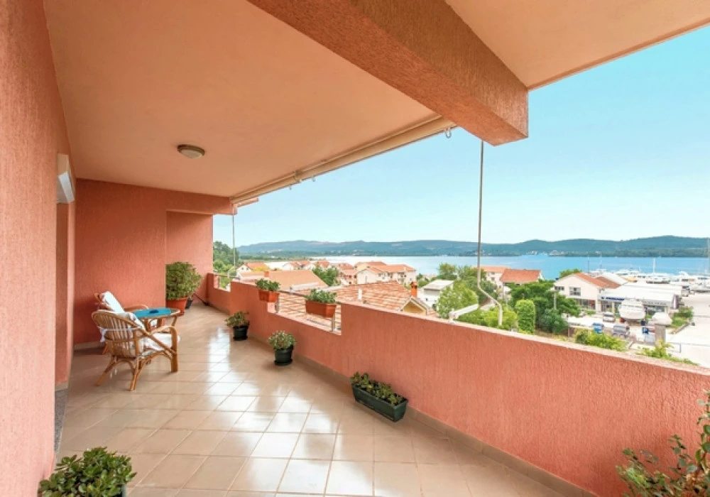 Apartments for sale 2 rooms, 106 m². Tivat. 