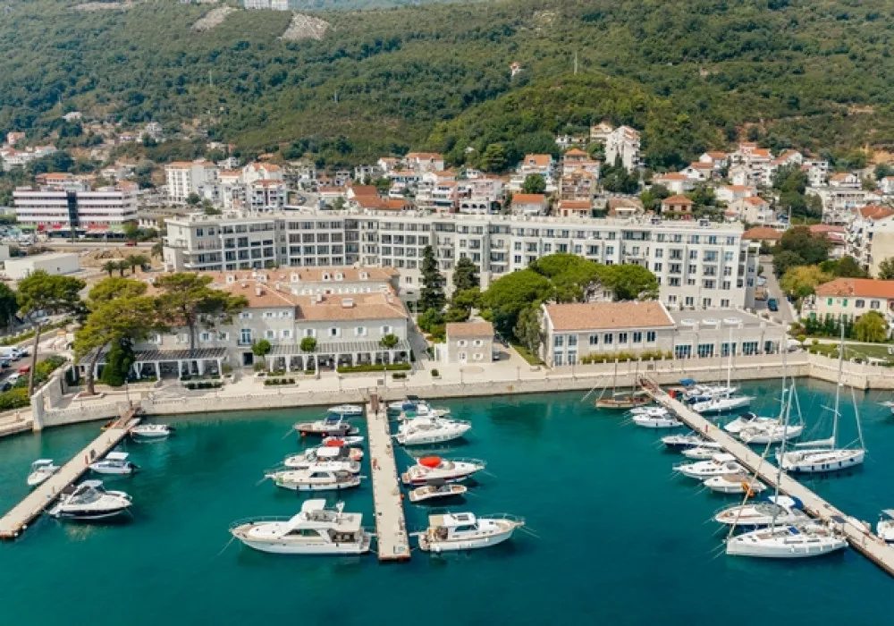 Stan na prodaju 2 собе, 115 m². Herceg Novi. 