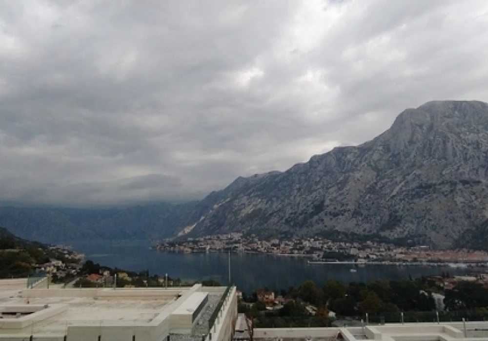 Apartments for sale 2 rooms, 136 m². Kotor. 