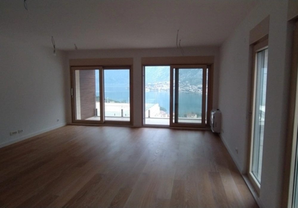 Apartments for sale 2 rooms, 136 m². Kotor. 