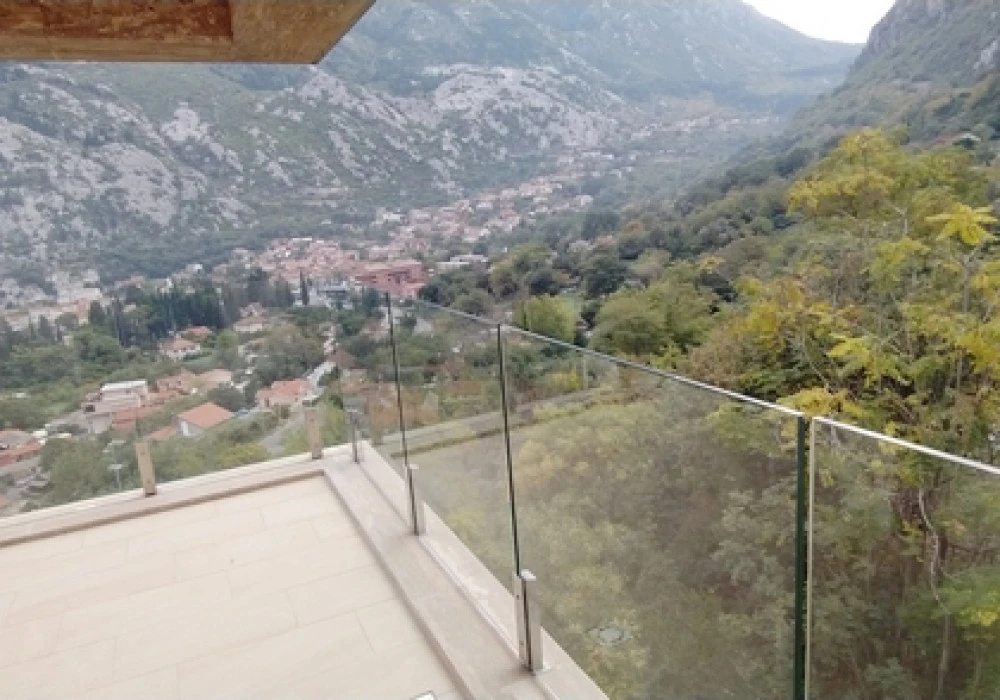 Stan na prodaju 2 собе, 136 m². Kotor. 