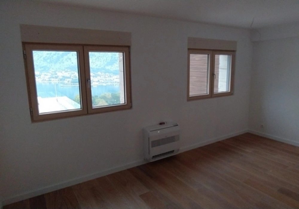 Apartments for sale 2 rooms, 136 m². Kotor. 