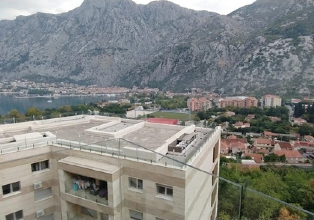 Apartments for sale 2 rooms, 136 m². Kotor. 