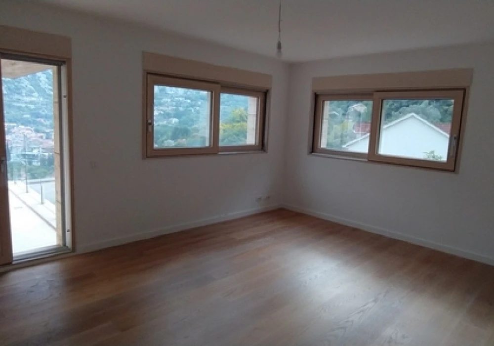 Apartments for sale 2 rooms, 136 m². Kotor. 