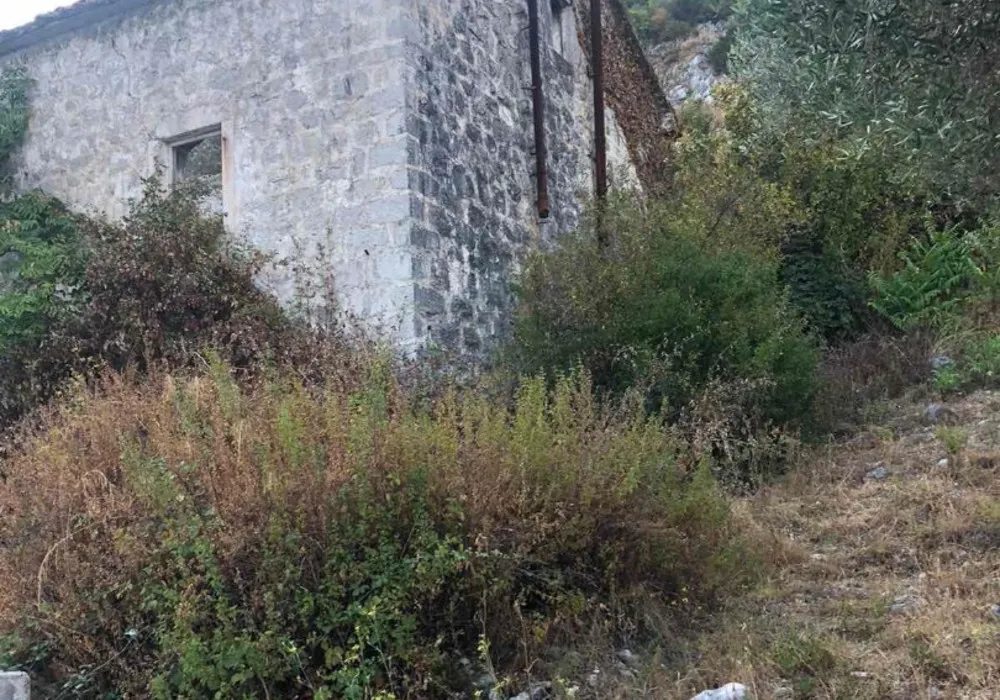 Land for sale for residential construction. Kotor. 