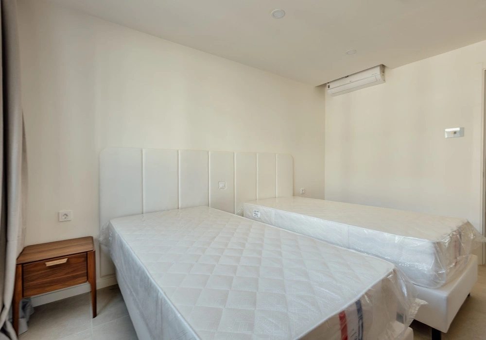 Apartments for sale 2 rooms, 110 m². Rafailovici. 