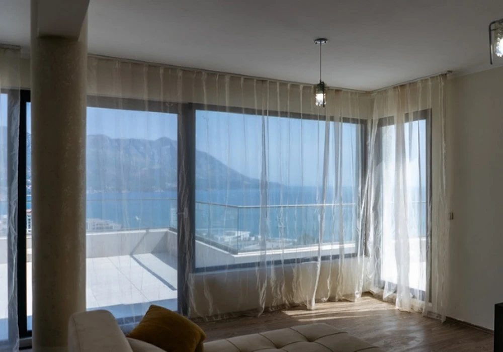 Apartments for sale 3 rooms, 257 m². Budva. 