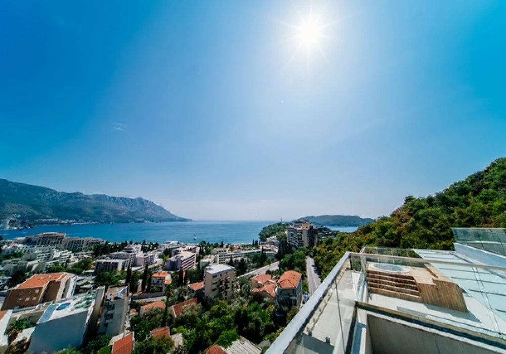 Stan na prodaju 3 собе, 257 m². Budva. 