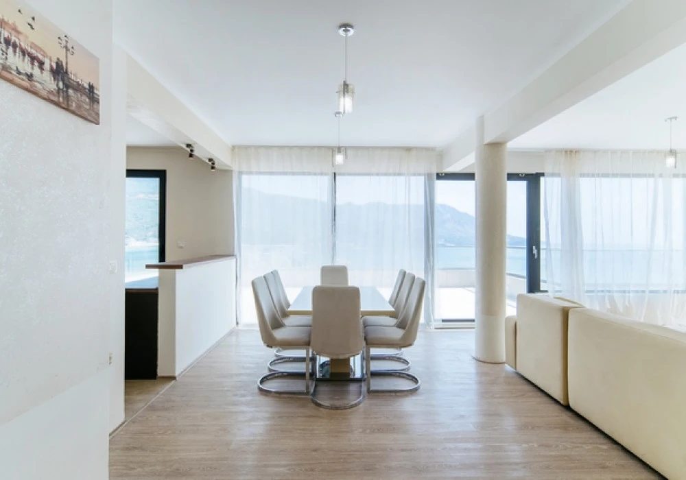 Stan na prodaju 3 собе, 257 m². Budva. 