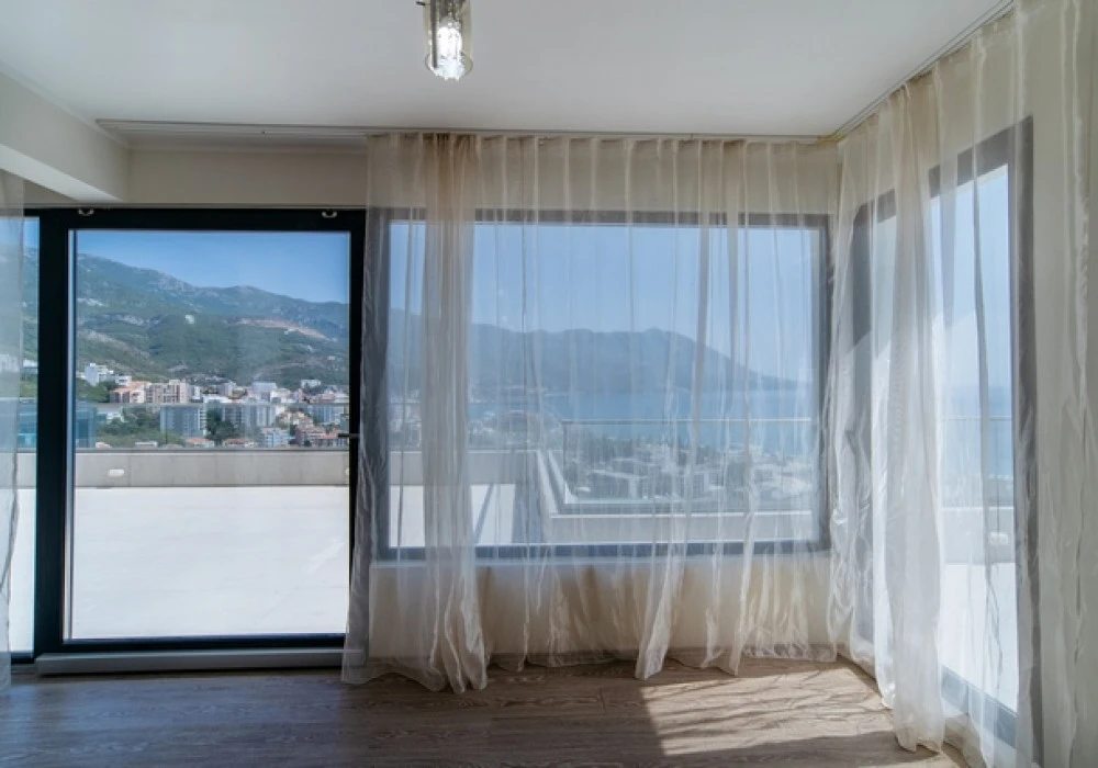 Stan na prodaju 3 собе, 257 m². Budva. 