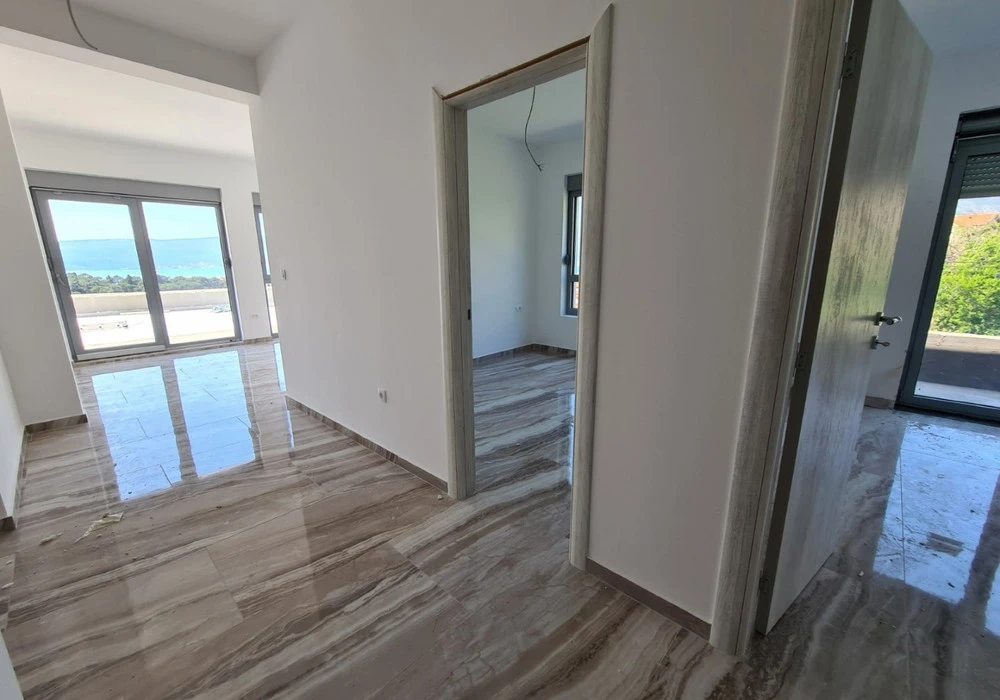 Apartments for sale 2 rooms, 230 m². Tivat. 