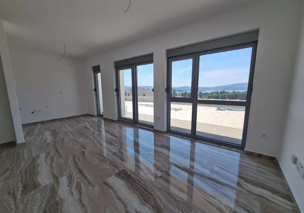 Apartments for sale 2 rooms, 230 m². Tivat. 