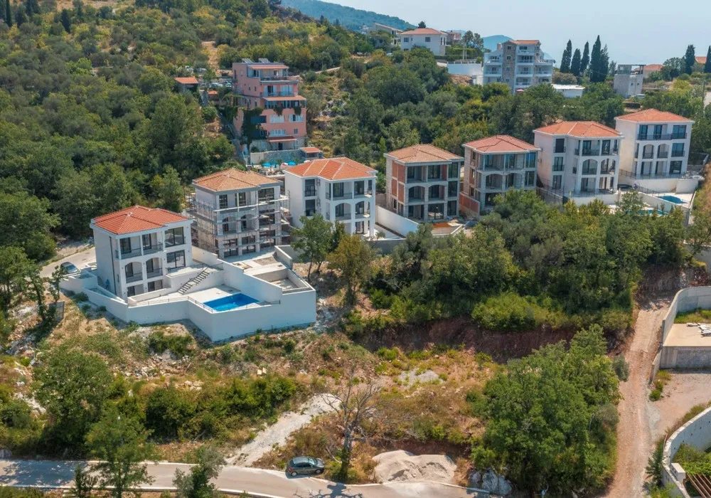 Kuća na prodaju 3 собе, 217 m². Budva. 