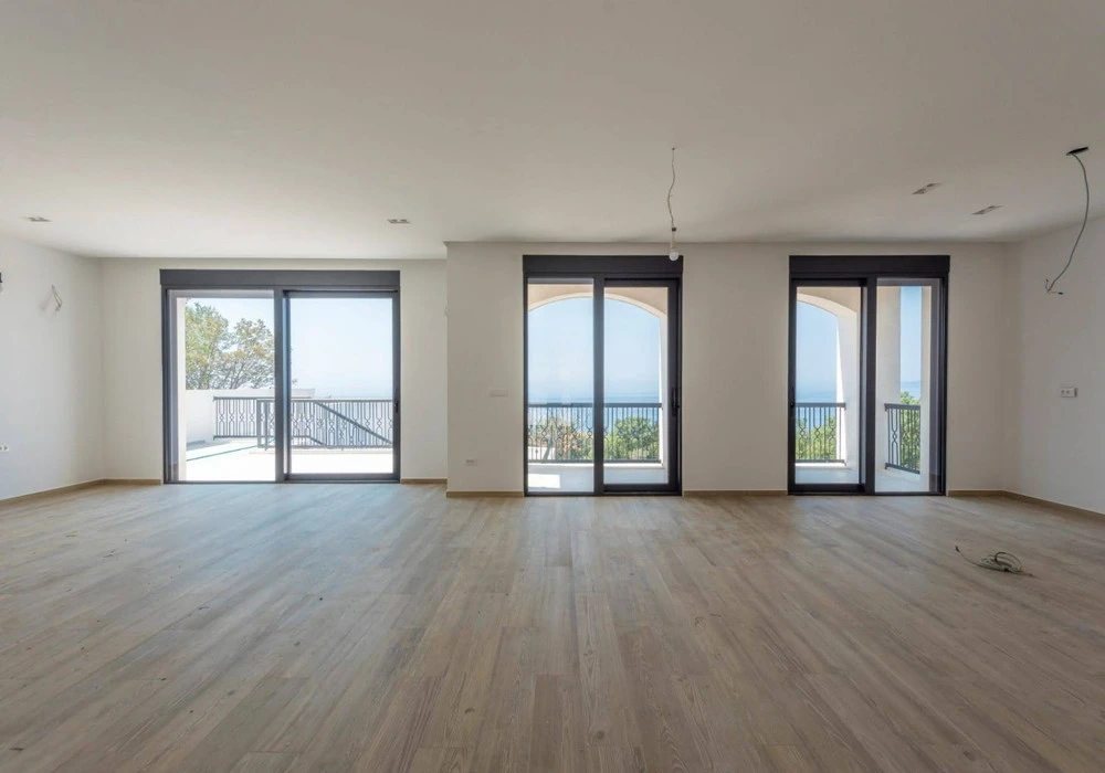 Kuća na prodaju 3 собе, 217 m². Budva. 