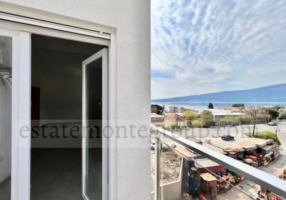 Apartments for sale 2 rooms, 72 m². Herceg Novi. 