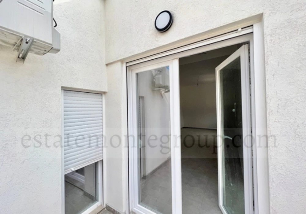 Apartments for sale 2 rooms, 72 m². Herceg Novi. 