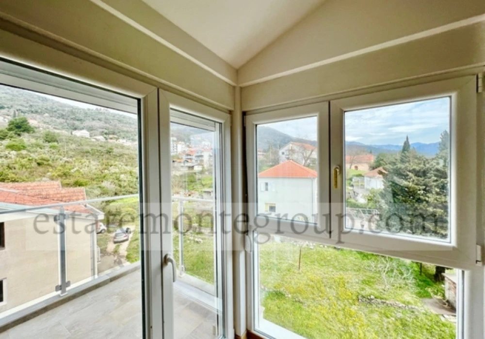 Apartments for sale 2 rooms, 72 m². Herceg Novi. 