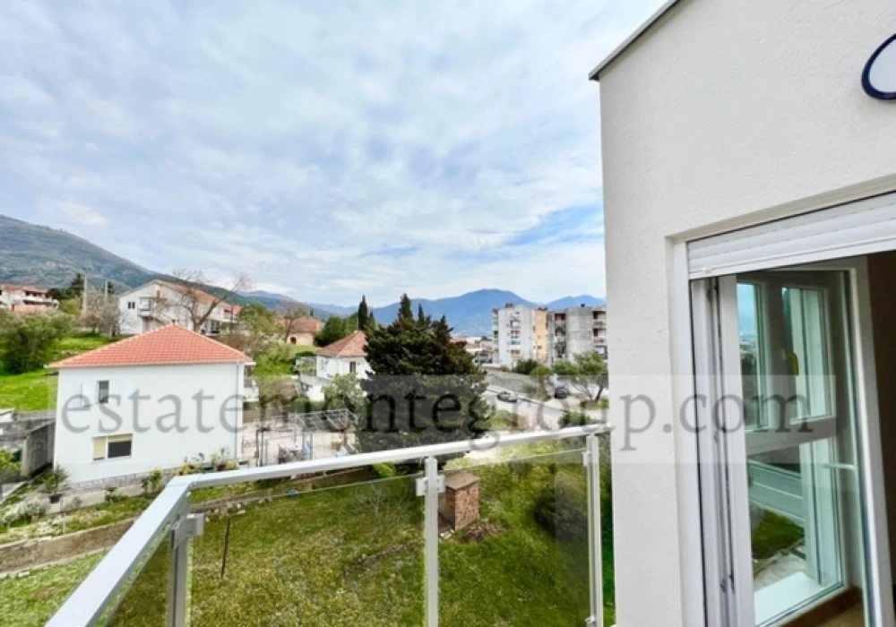 Apartments for sale 2 rooms, 72 m². Herceg Novi. 