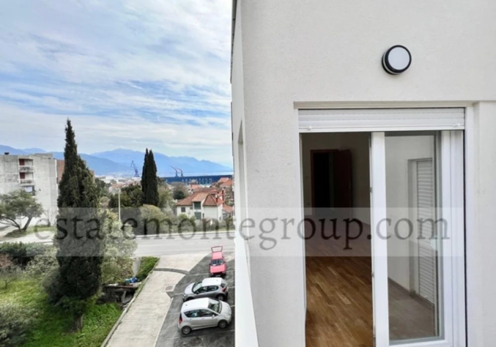 Apartments for sale 2 rooms, 72 m². Herceg Novi. 