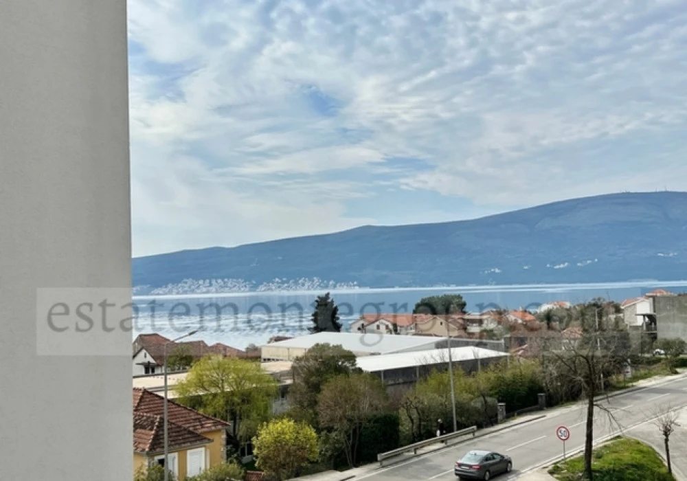 Stan na prodaju 2 собе, 72 m². Herceg Novi. 